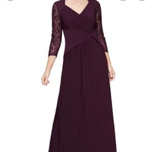 SLNY Deep Plum Lace Sl Long A Line Gown